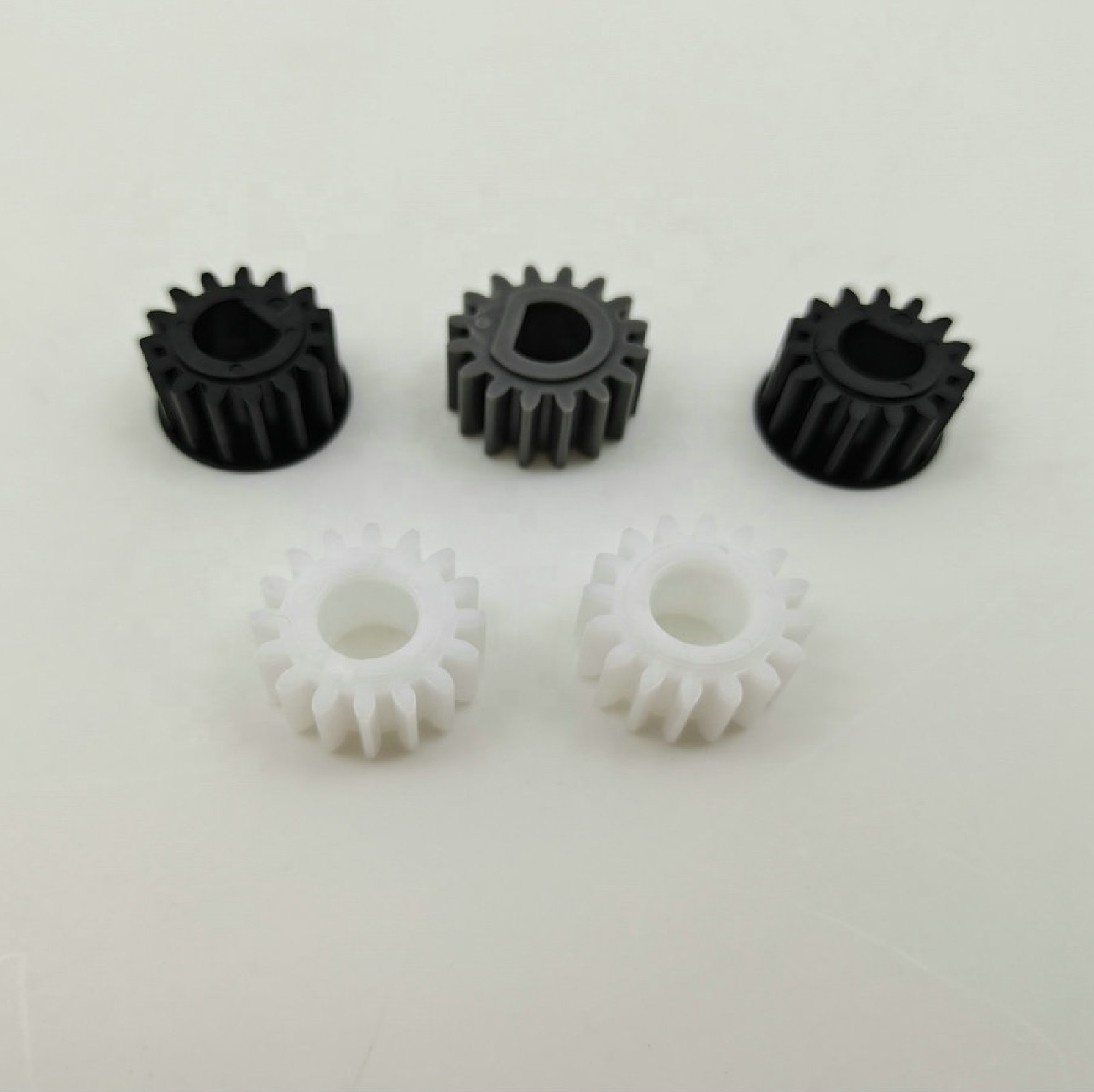 1779176706_189.jpg Developing Gear RICOH M2701 D245-3060 D45-3064 D245-3245 5pcs/set – Image 1